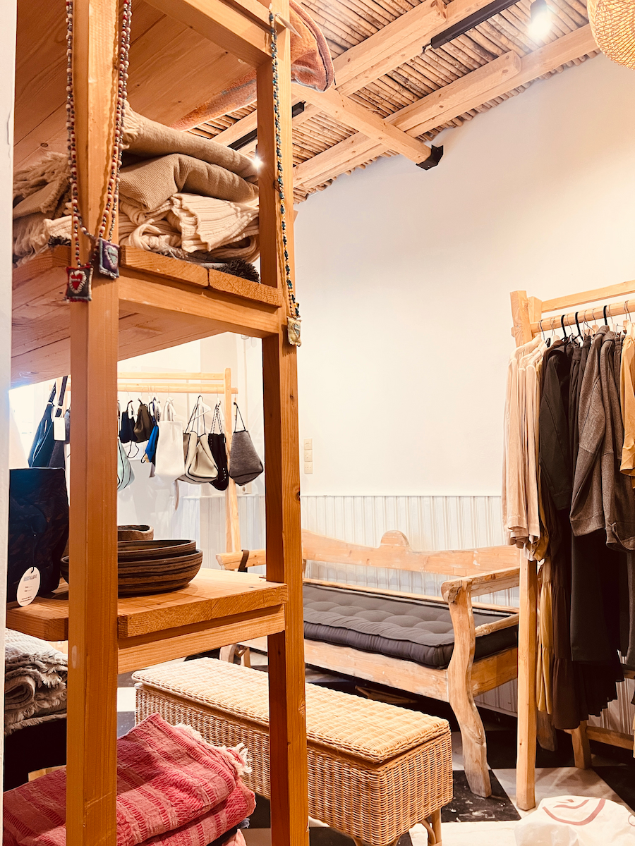 2thelittlestore inside 2