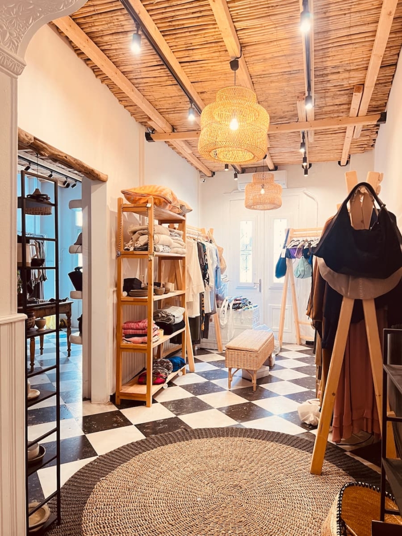 shopping at the little store in pythagoreio 1