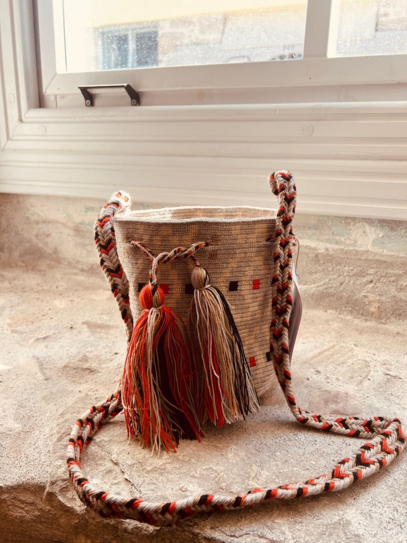 guanabana crossbody bag m caelum grey & beige