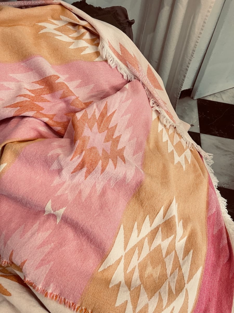 fouta blanket squares pink orange