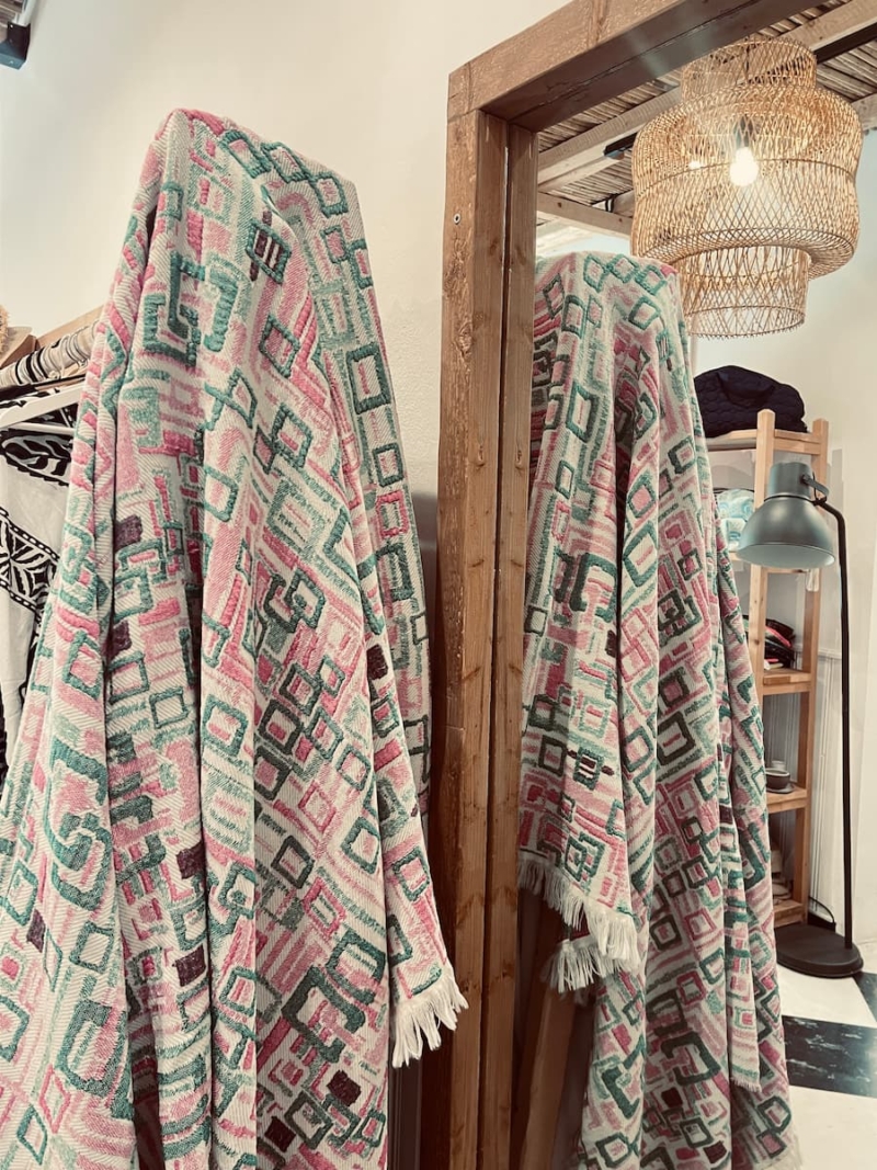 fouta blanket tetris green pink